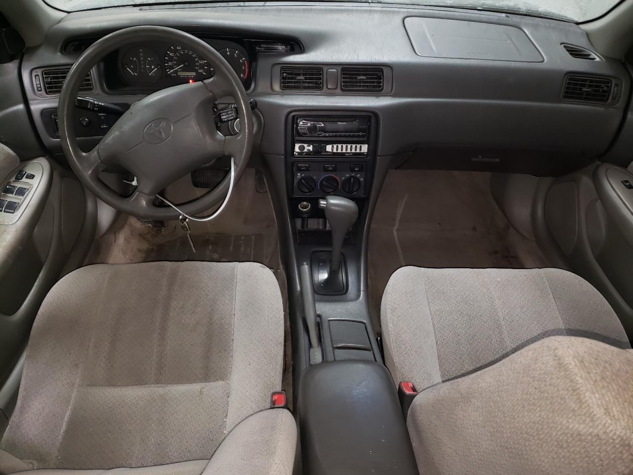 2000 Toyota Camry - Image 8