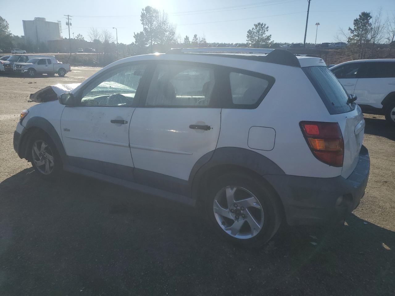 2004 Pontiac Vibe - Image 2