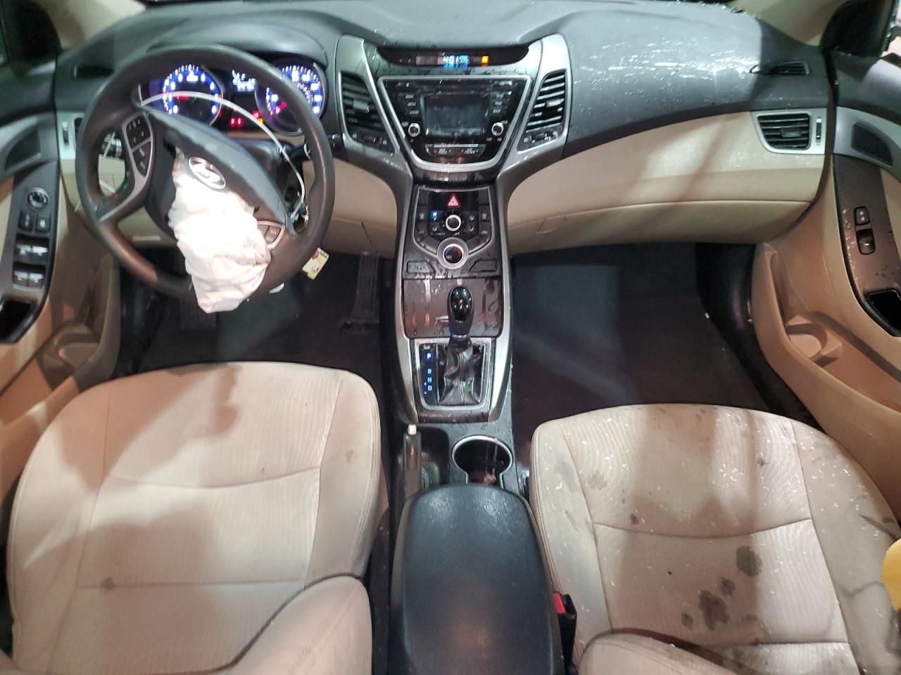 2016 Hyundai Elantra - Image 8