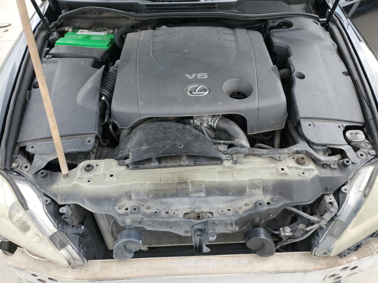 2011 Lexus IS - Image 11