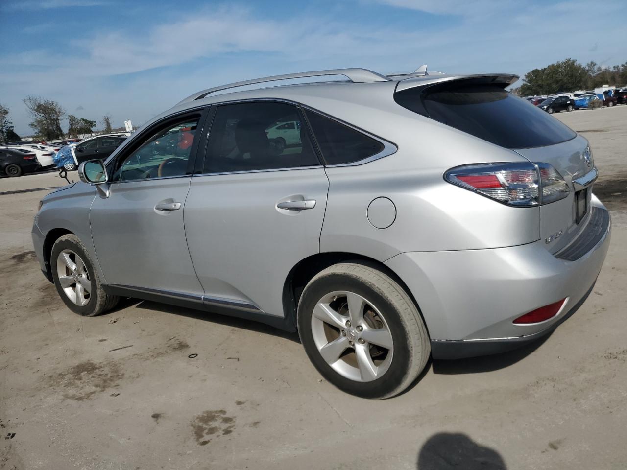 2010 Lexus RX - Image 2