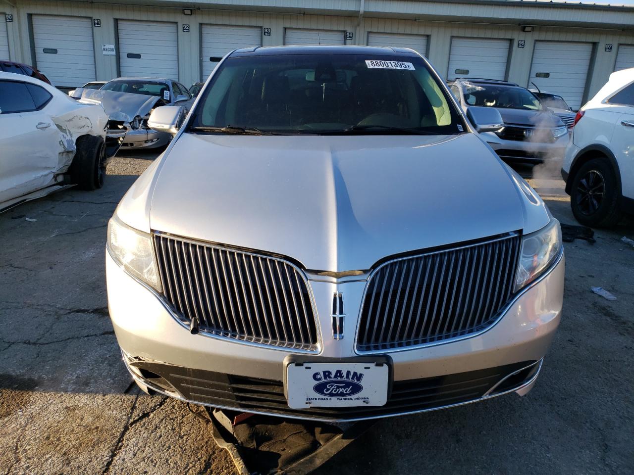2013 Lincoln MKT - Image 5