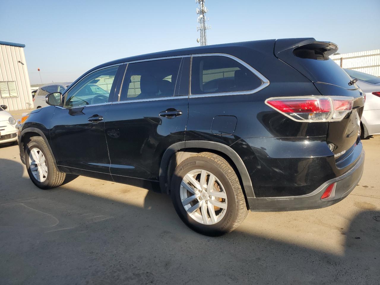 2014 Toyota Highlander - Image 2