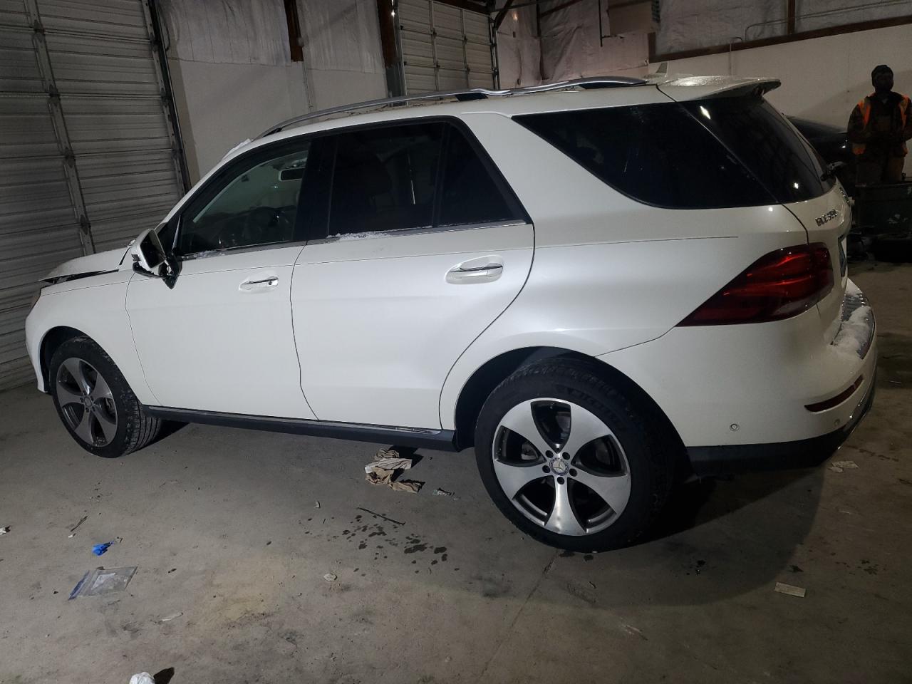 2017 Mercedes-Benz GLE - Image 2