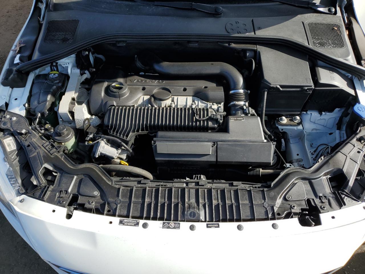 2016 Volvo S60 - Image 11