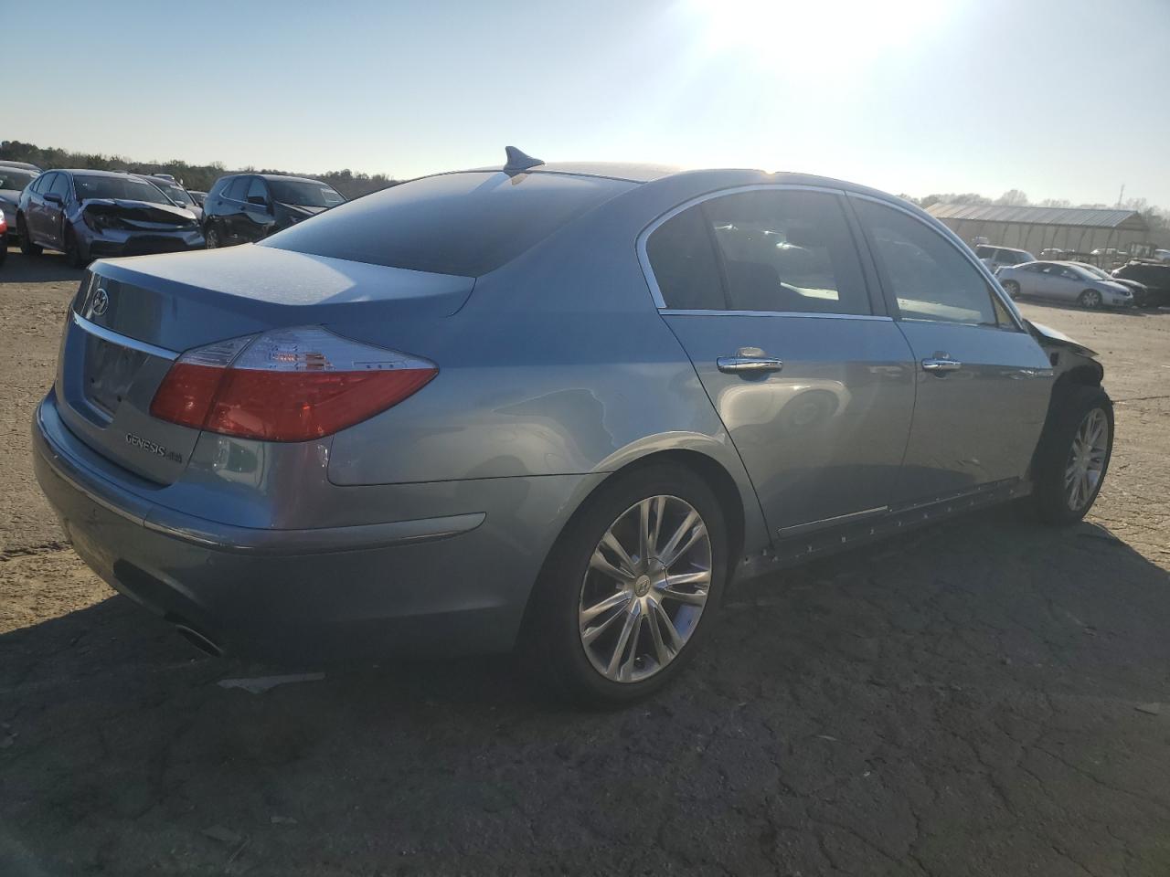 2009 Hyundai Genesis - Image 3