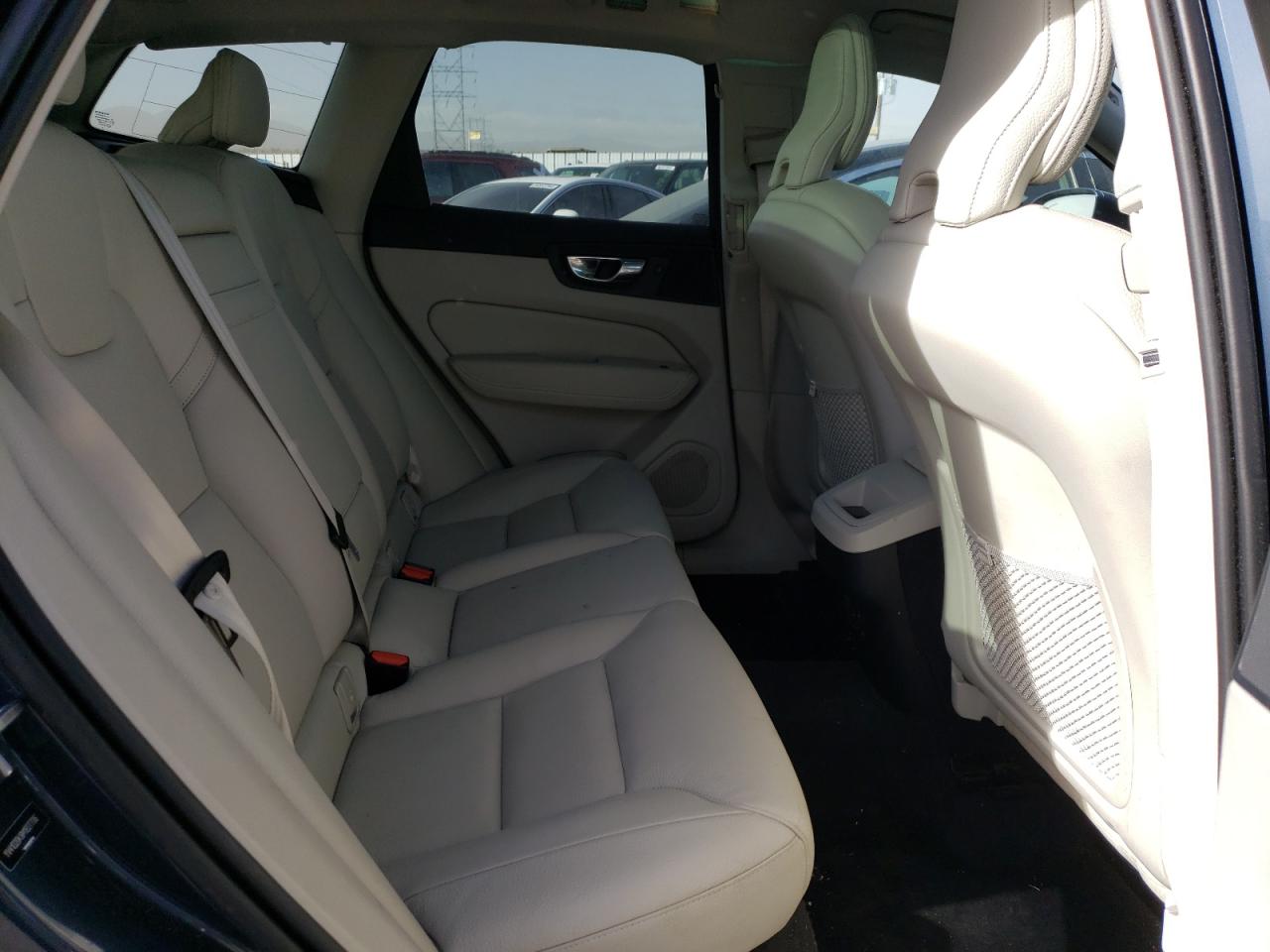2021 Volvo XC60 - Image 11