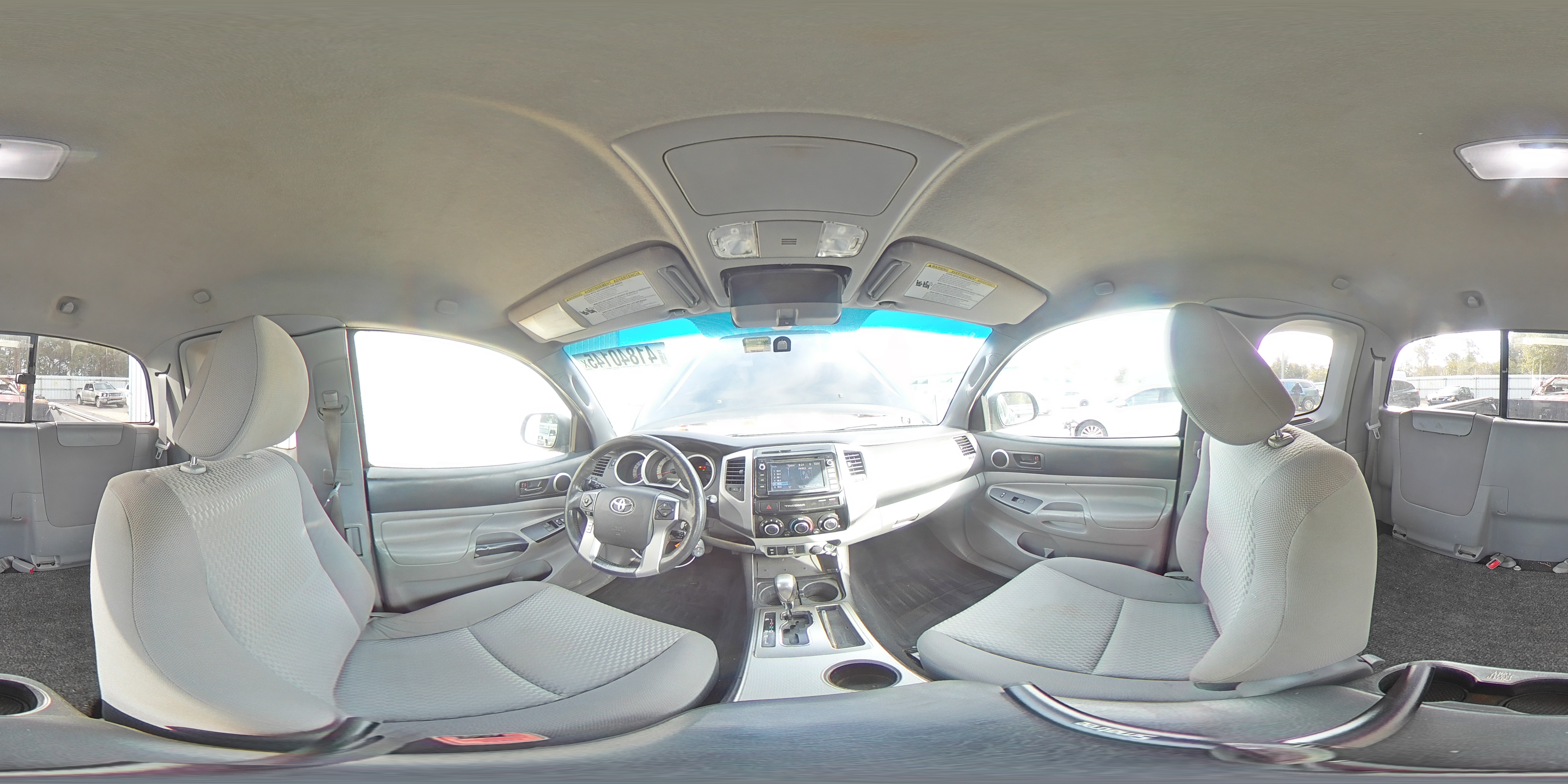2015 Toyota Tacoma - Image 14