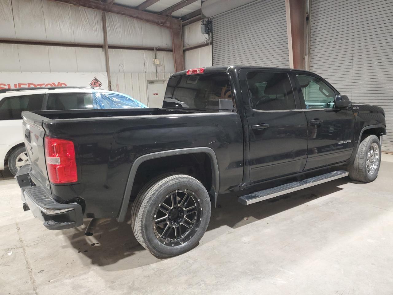 2017 GMC Sierra - Image 3