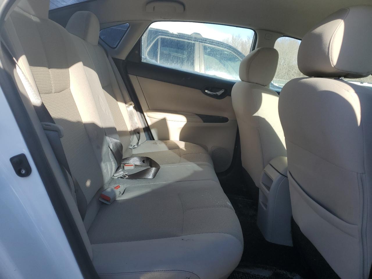 2016 Nissan Sentra - Image 10