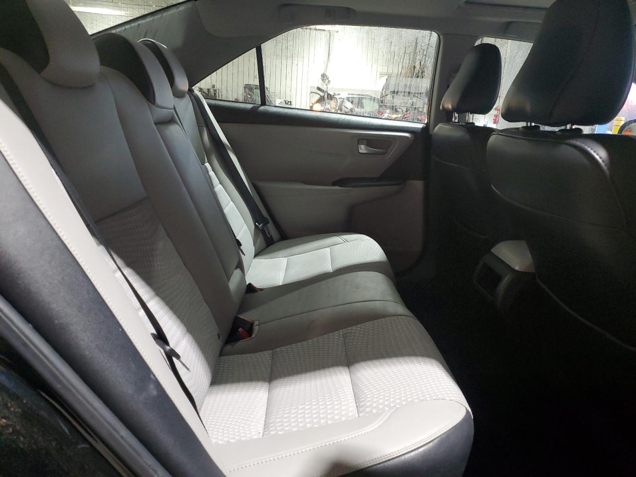 2015 Toyota Camry - Image 10
