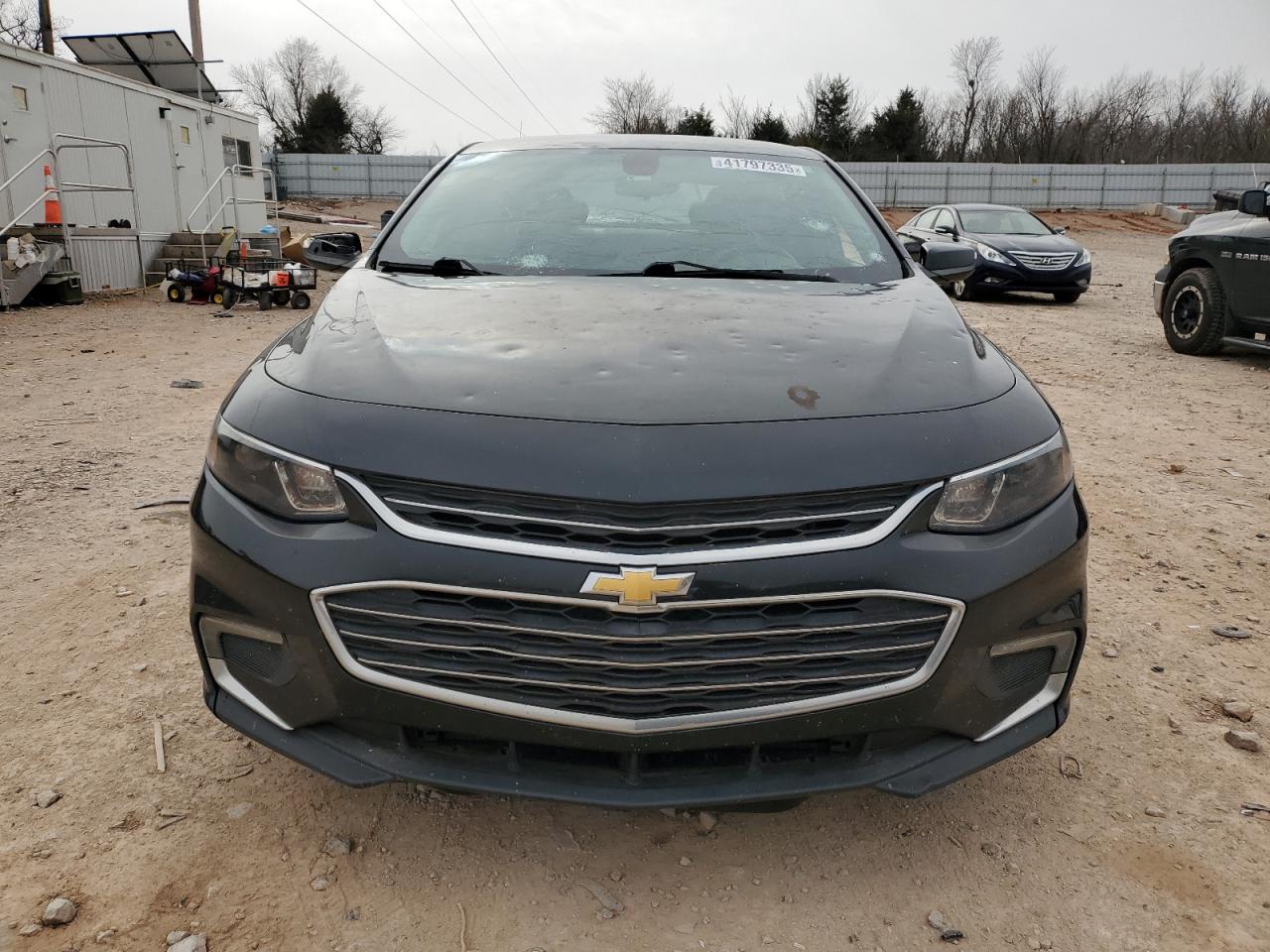 2017 Chevrolet Malibu - Image 5