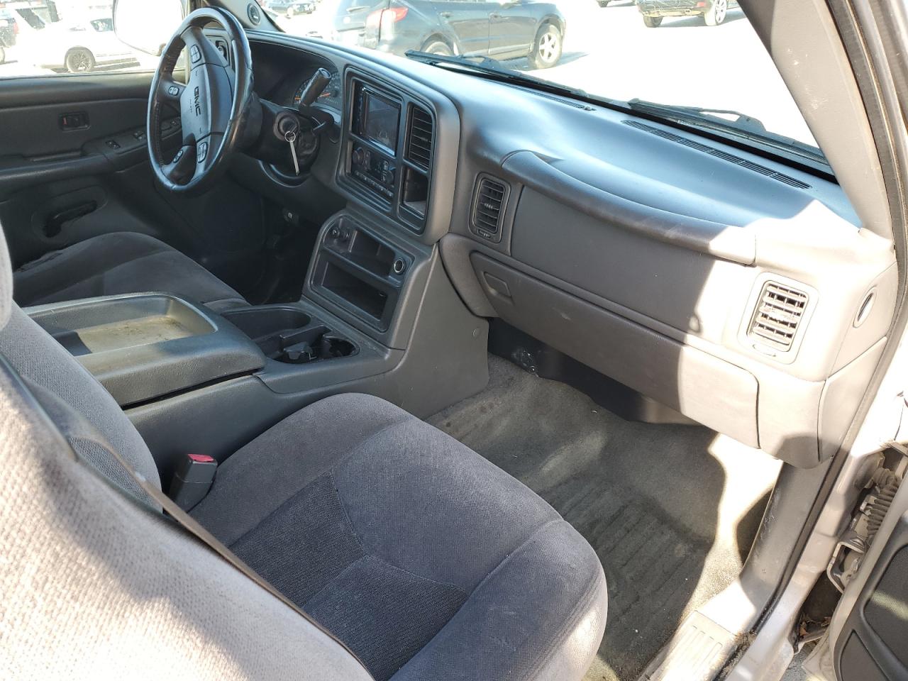 2006 GMC Sierra - Image 8