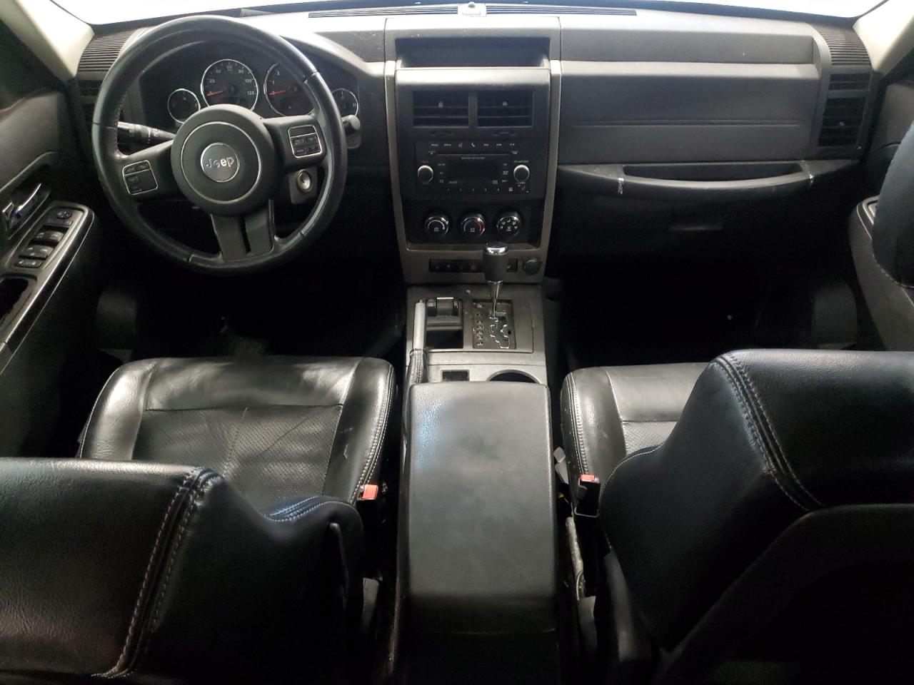 2012 Jeep Liberty (North America) - Image 8