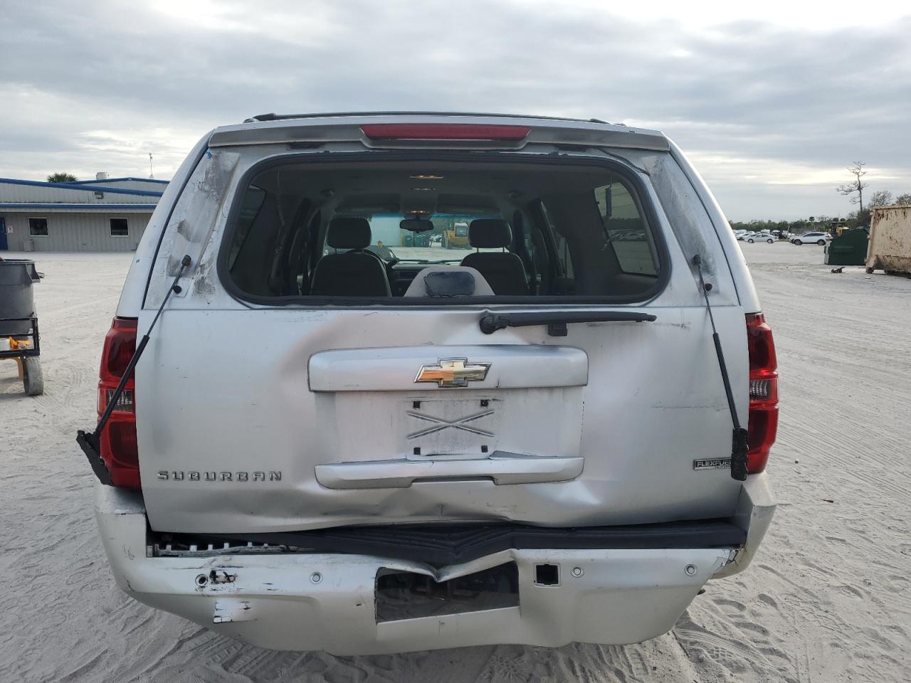 2011 Chevrolet Suburban - Image 6