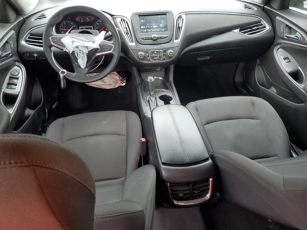2017 Chevrolet Malibu - Image 8