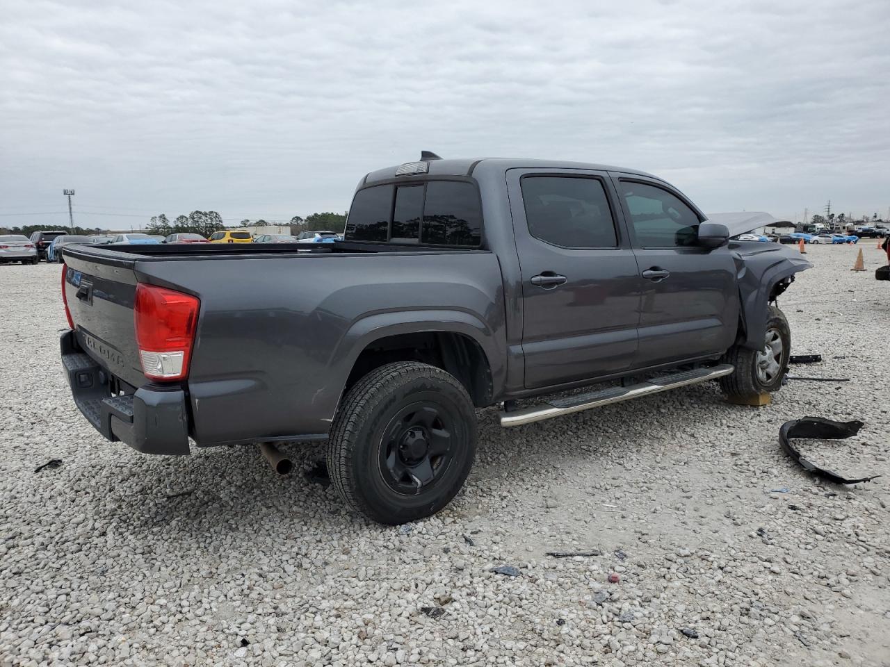 2016 Toyota Tacoma - Image 3