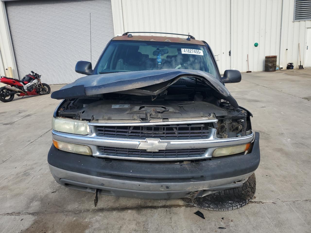 2004 Chevrolet Suburban - Image 5