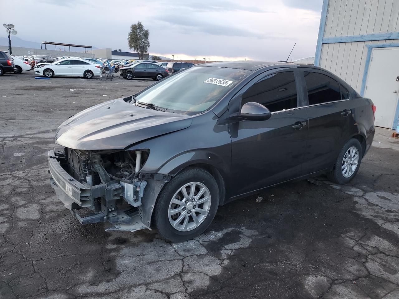 2017 Chevrolet Sonic Lt იყიდება North Las Vegas-ში, NV - Front End