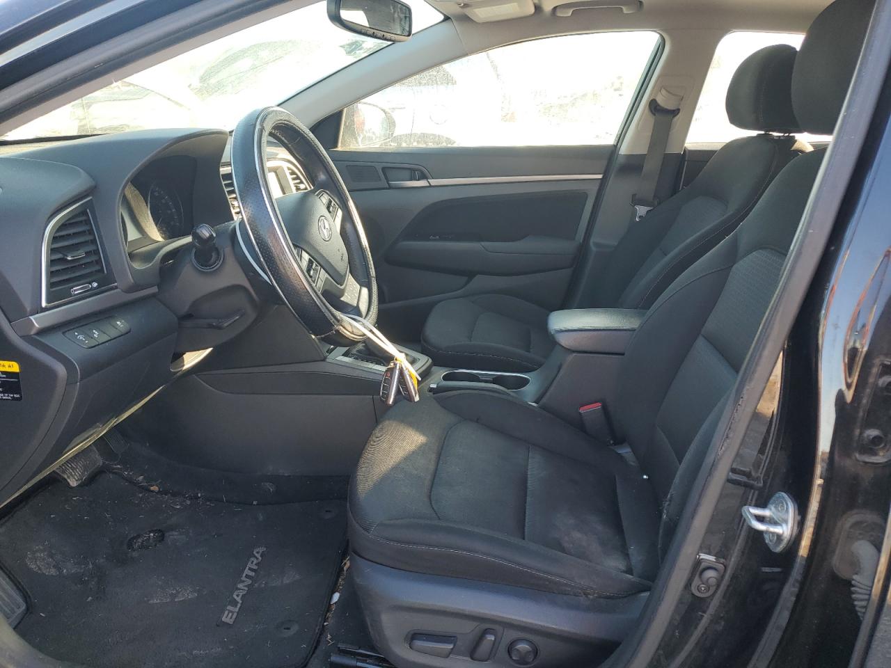 2017 Hyundai Elantra - Image 8