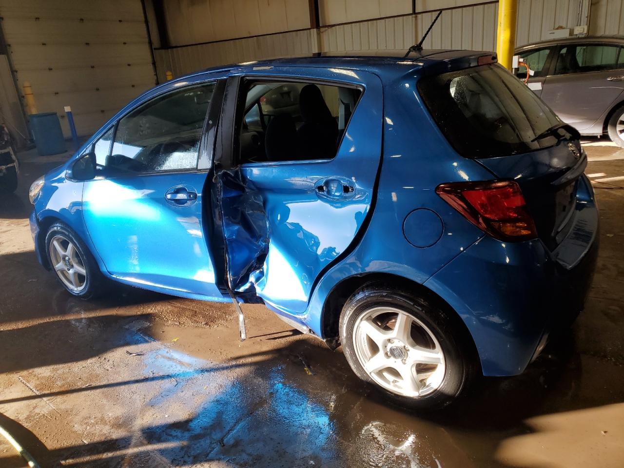 2015 Toyota Yaris - Image 2
