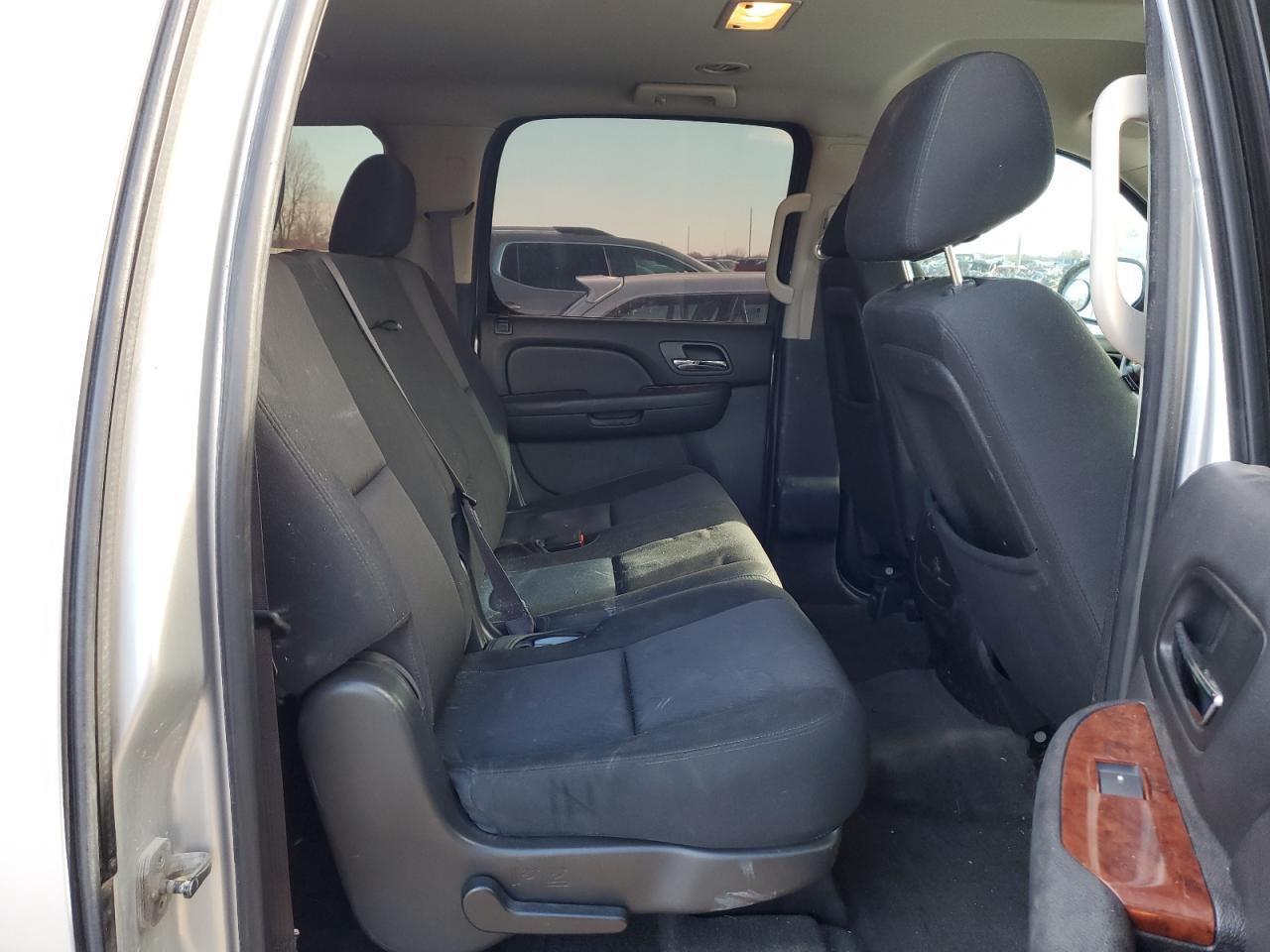 2013 GMC Yukon - Image 11
