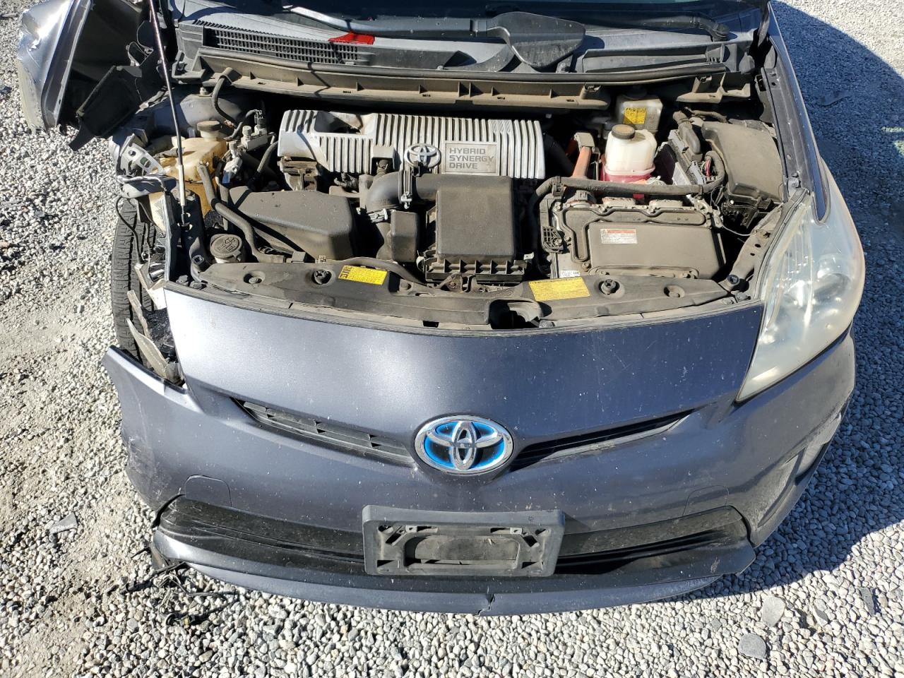 2013 Toyota Prius - Image 13