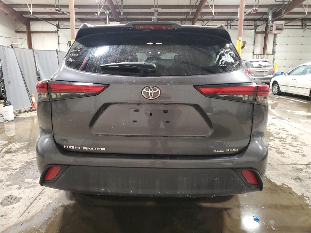 2021 Toyota Highlander - Image 6