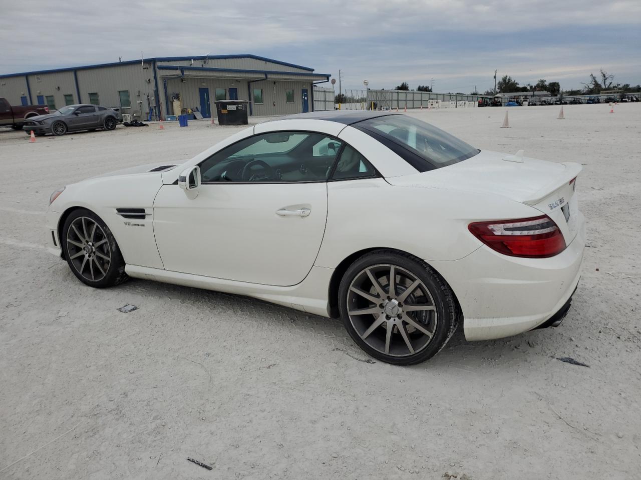 VIN WDDPK7FA8GF125164 2016 MERCEDES-BENZ SLK-CLASS no.2