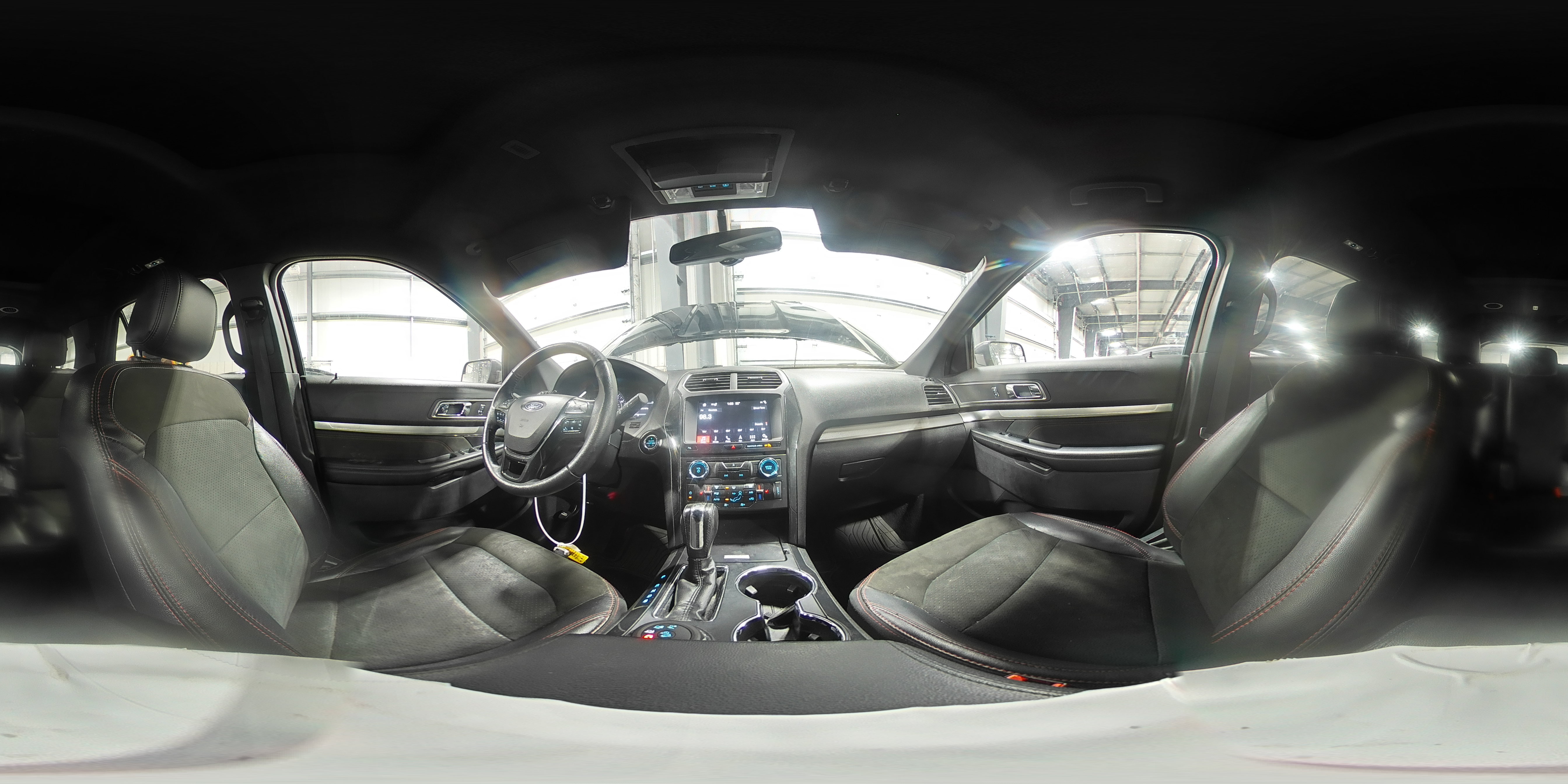 2018 Ford Explorer - Image 15