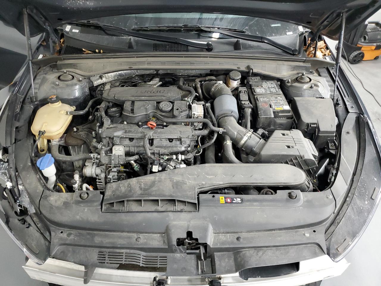 2023 Kia K5 - Image 11