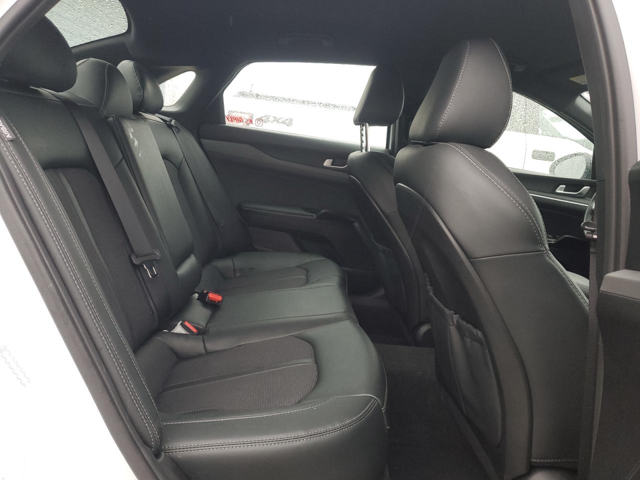 2024 Kia K5 - Image 10