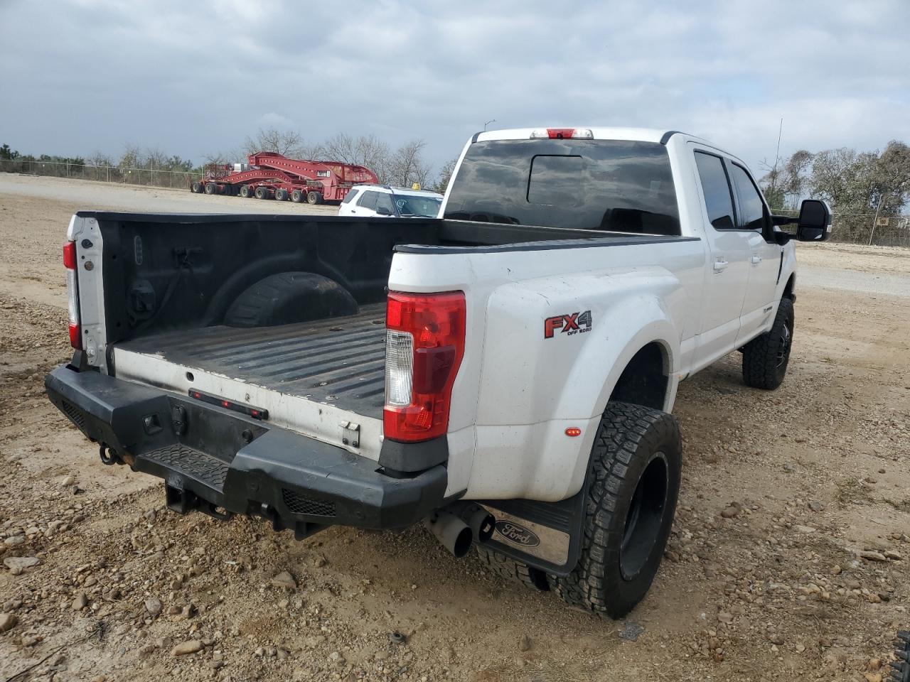 2017 Ford F350 - Image 3