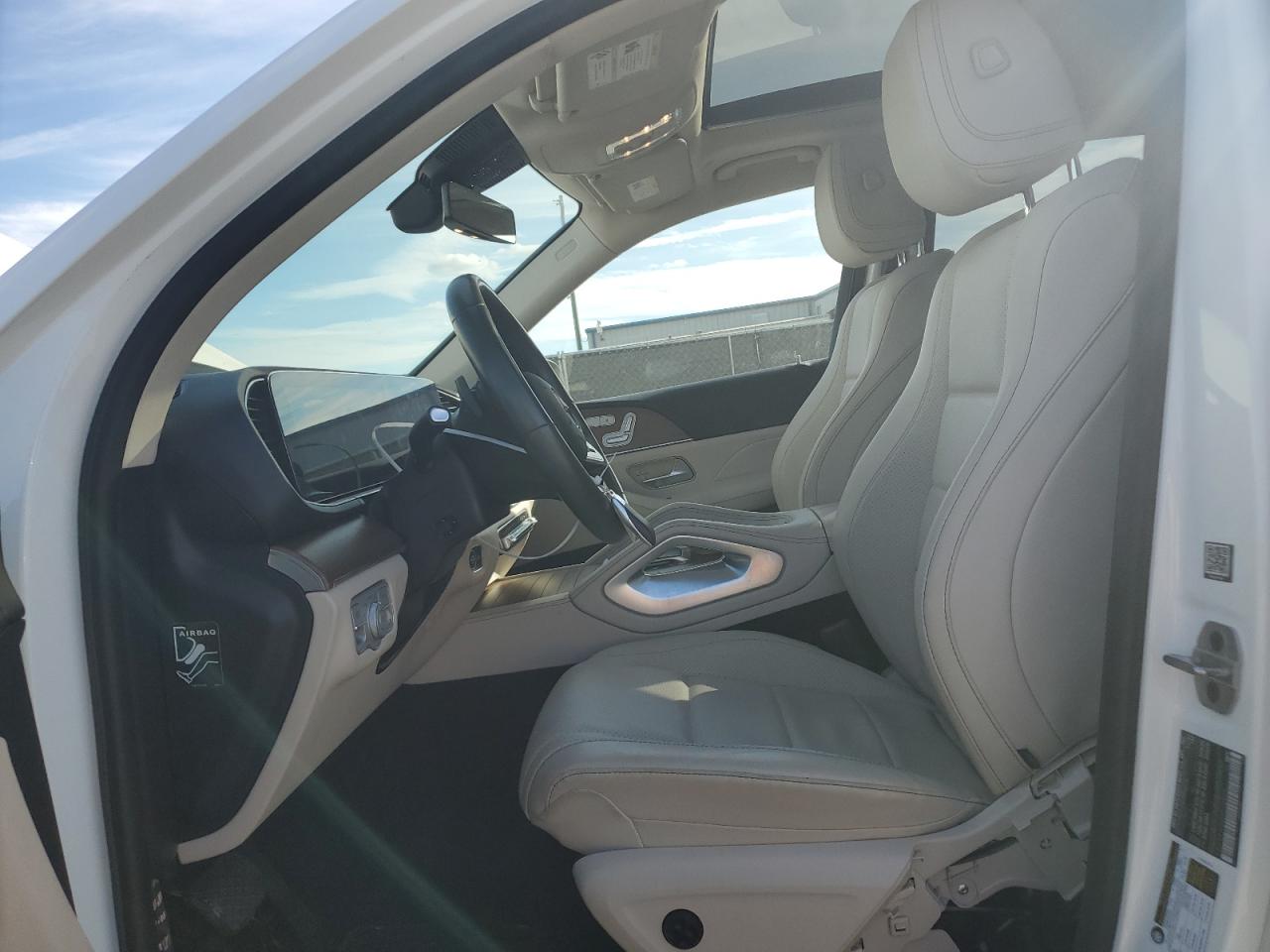 2022 Mercedes-Benz GLE - Image 7