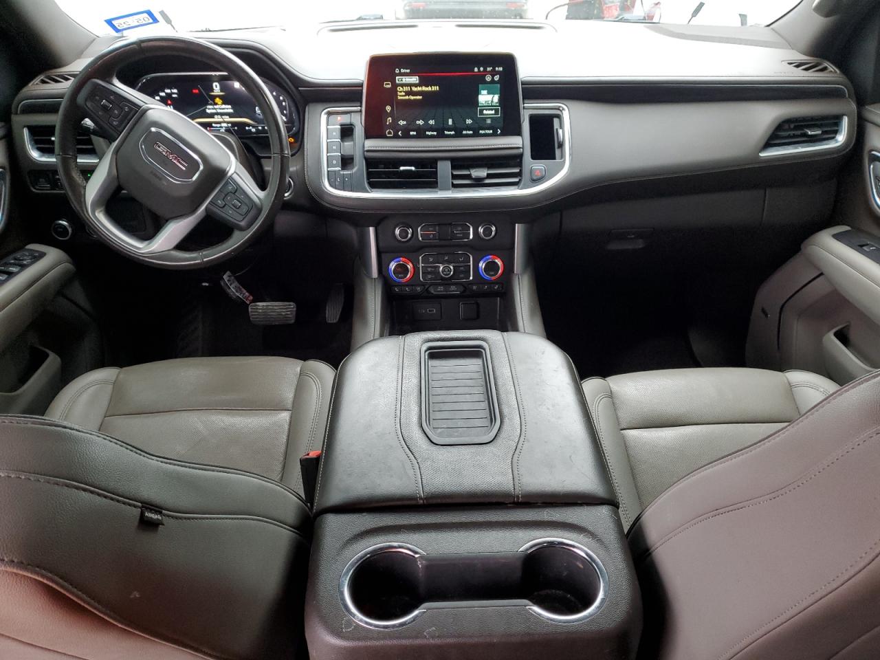 2022 GMC Yukon - Image 8