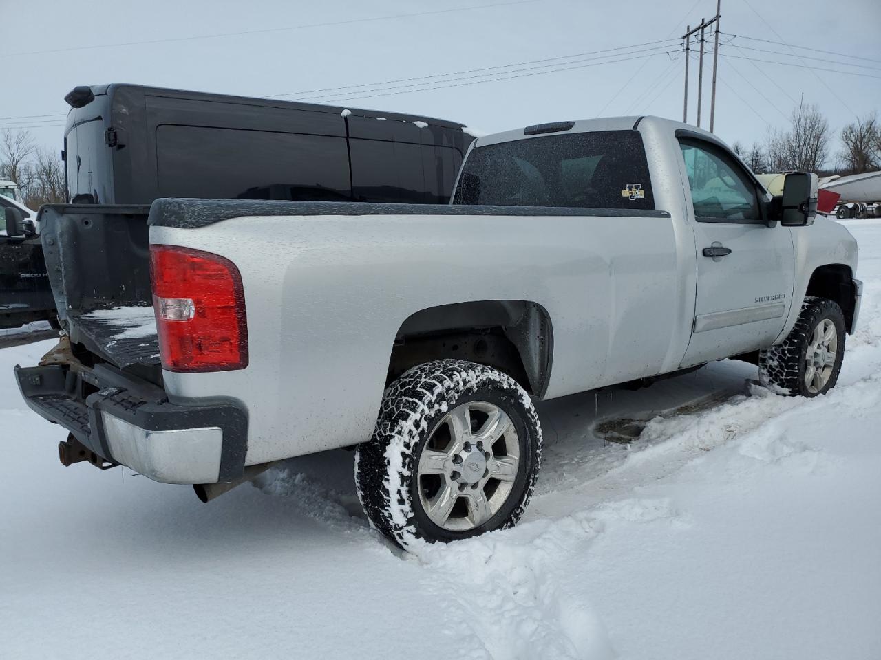 2011 Chevrolet Silverado - Image 3