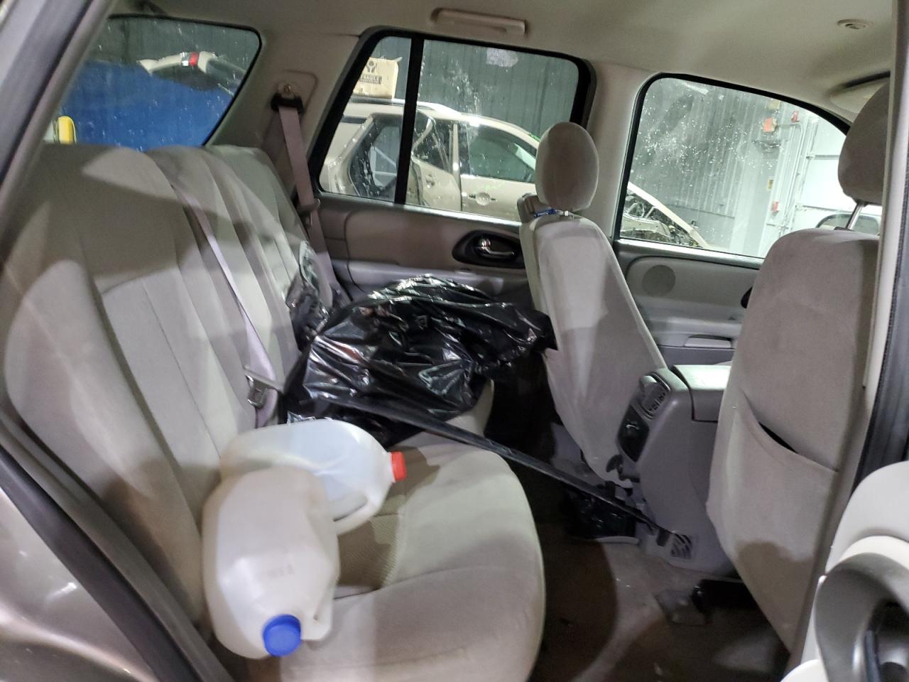 2005 Chevrolet TrailBlazer - Image 11