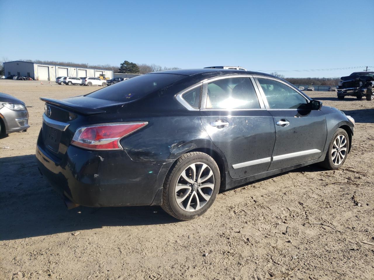2015 Nissan Altima - Image 3