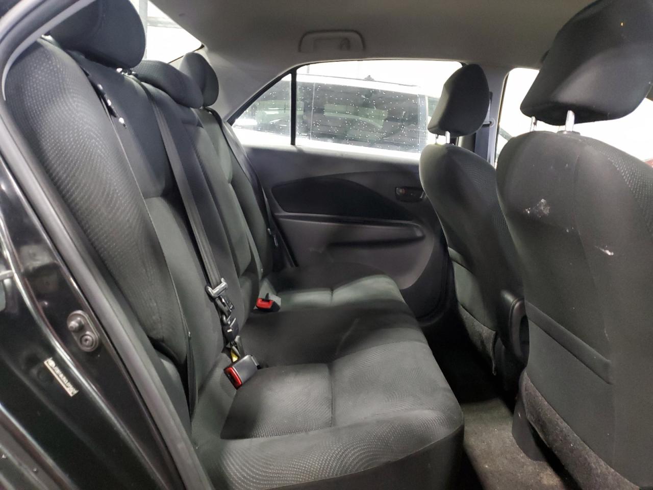 2012 Toyota Yaris - Image 10
