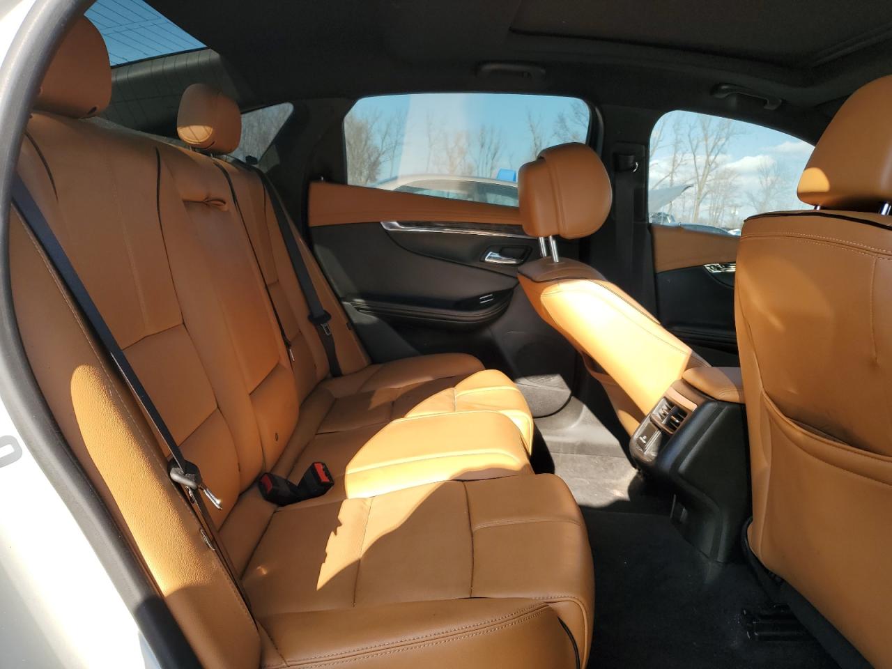 2014 Chevrolet Impala - Image 11