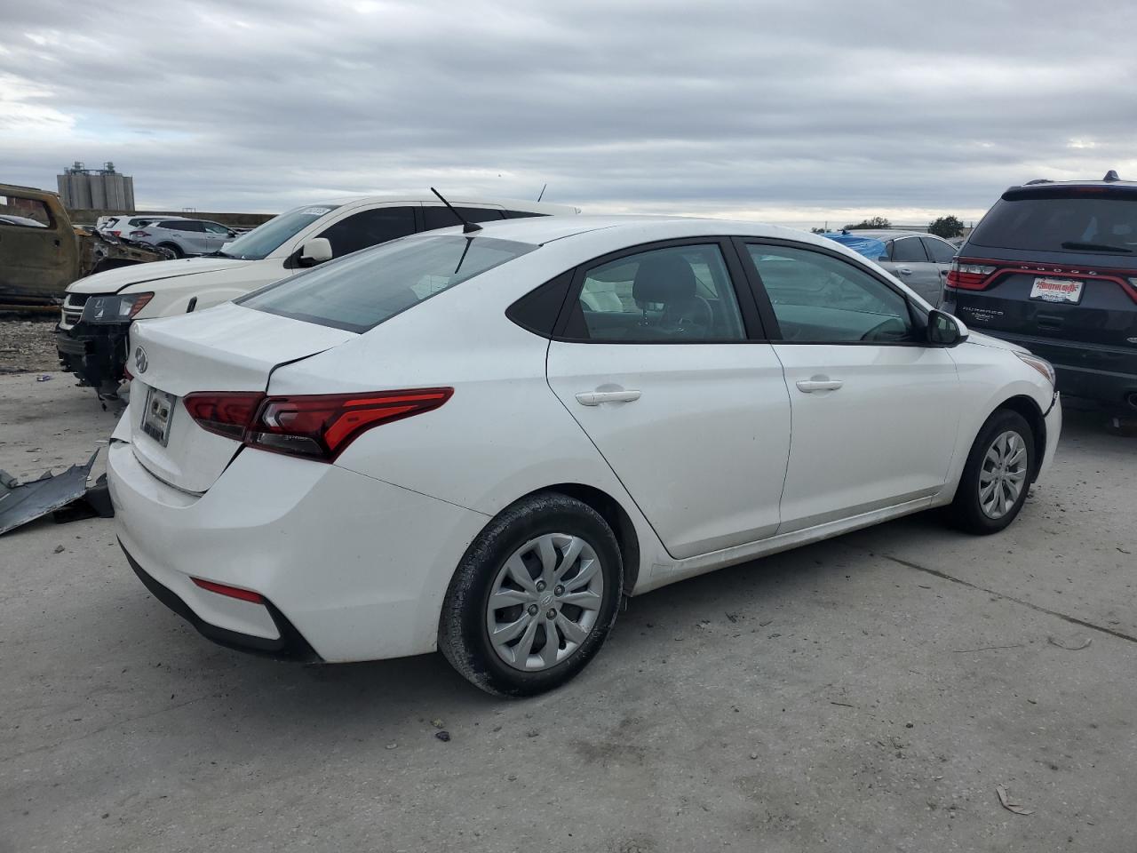 2022 Hyundai Accent - Image 3