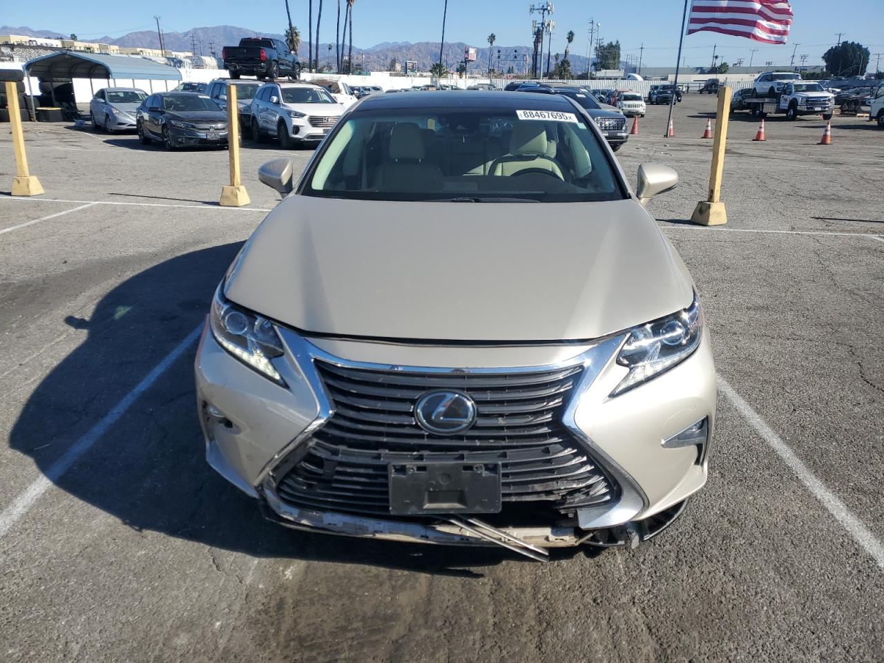 VIN 58ABK1GGXJU104991 2018 LEXUS ES350 no.5