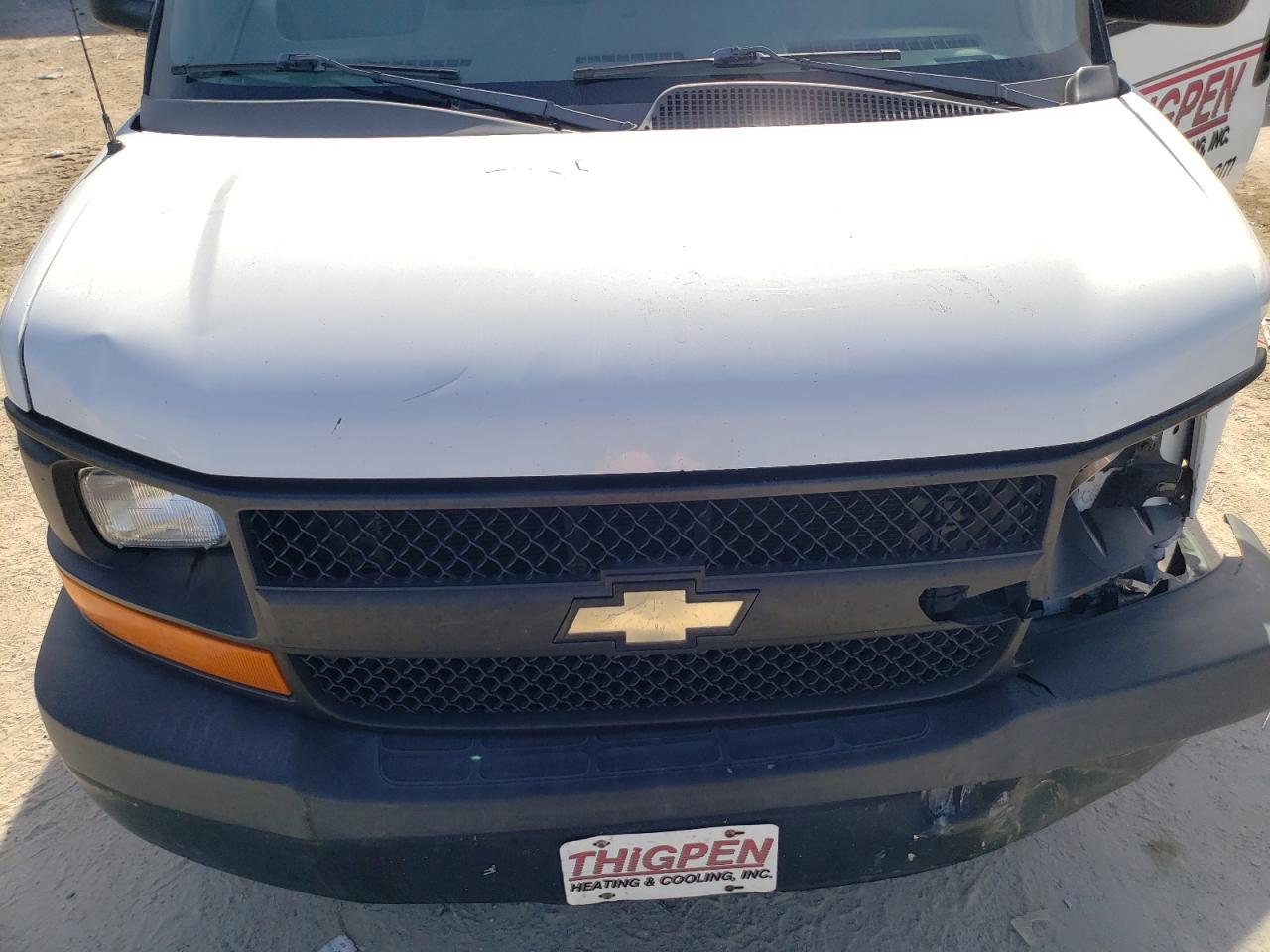 2014 Chevrolet Express - Image 12