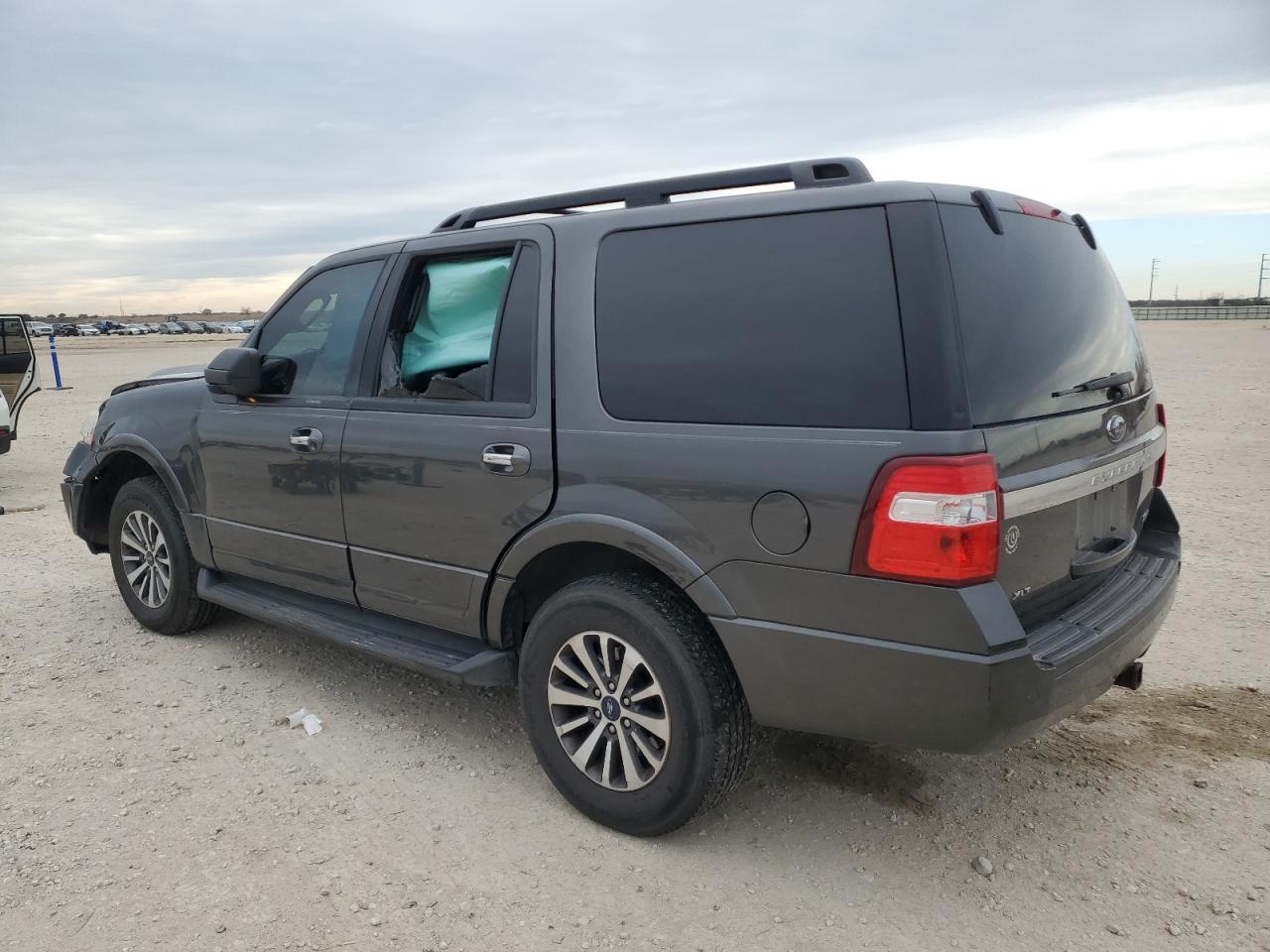 2017 Ford Expedition - Image 2