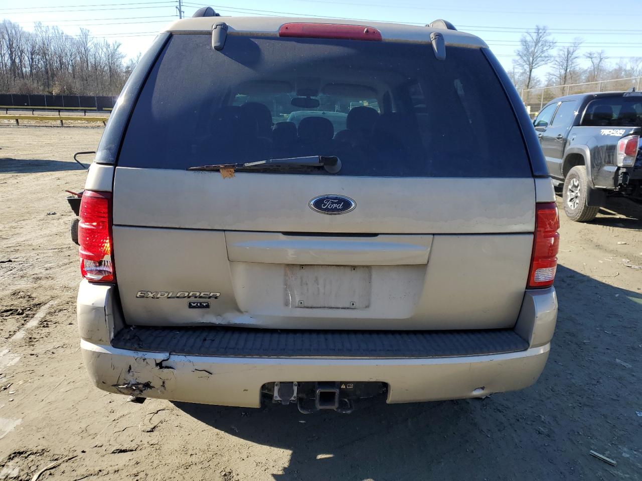 2004 Ford Explorer - Image 6