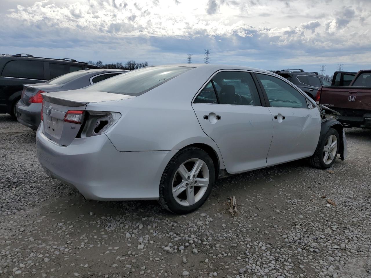 2014 Toyota Camry - Image 3