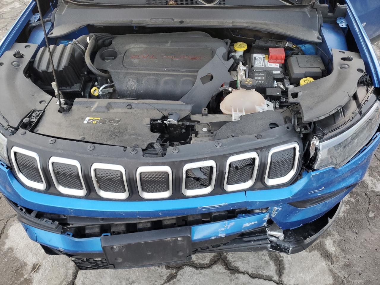 2022 Jeep Compass - Image 13