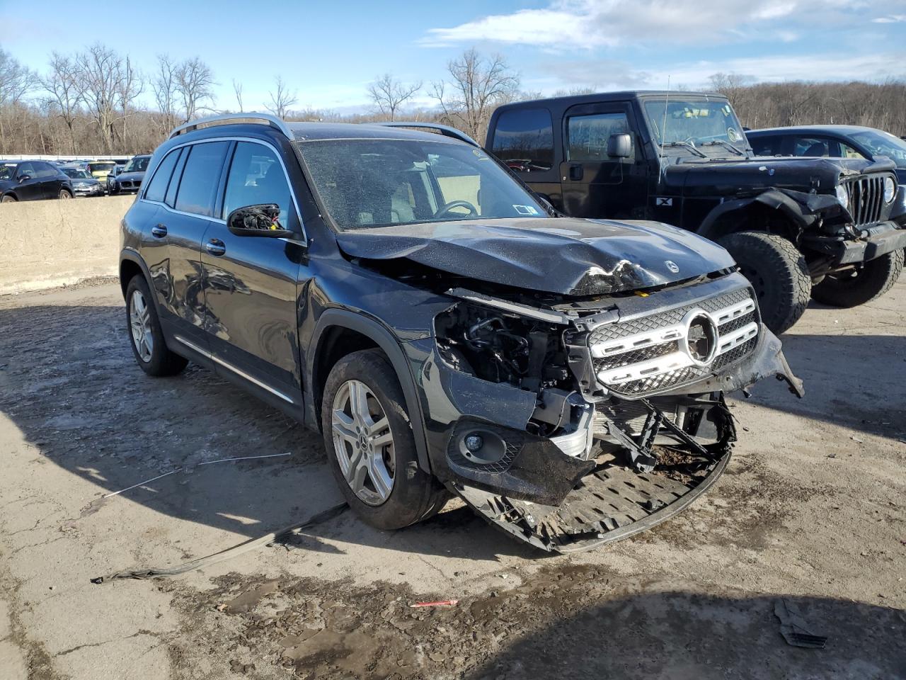 2023 Mercedes-Benz GLB - Image 4