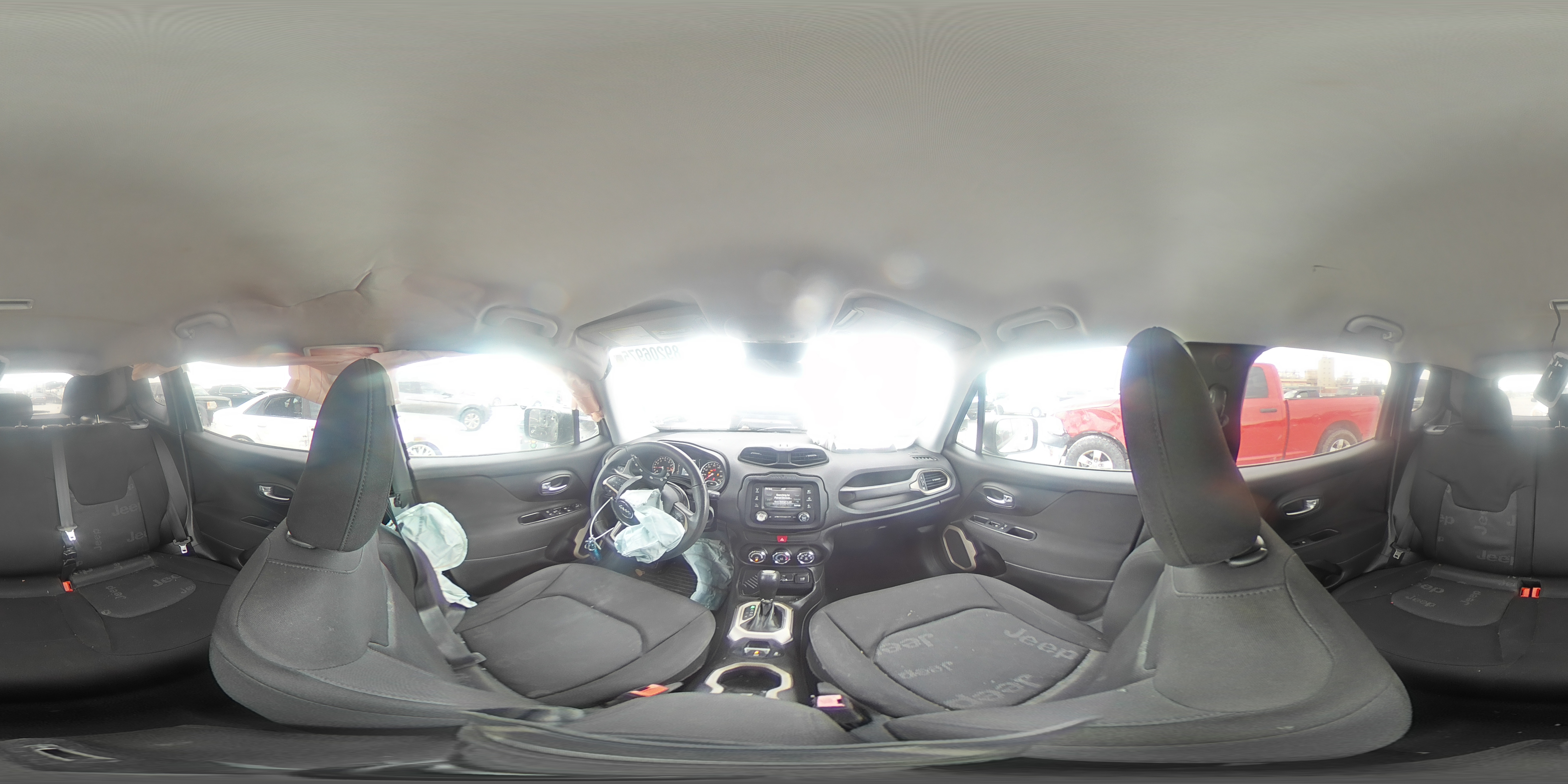 2016 Jeep Renegade - Image 13