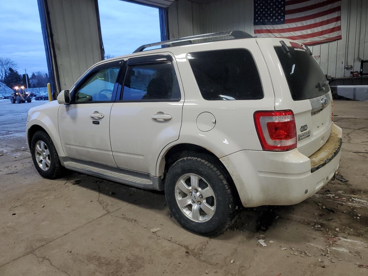 2010 Ford Escape - Image 2